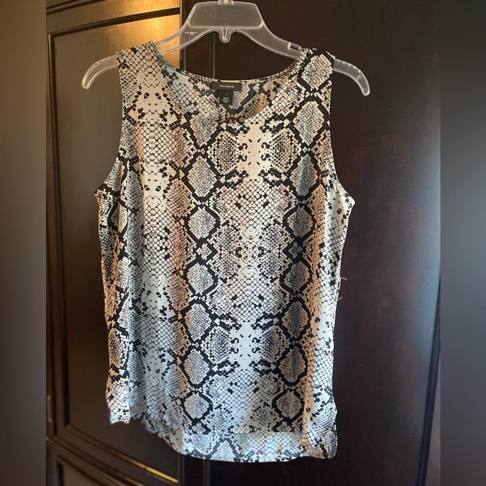 Halogen sleeveless black and white blouse
